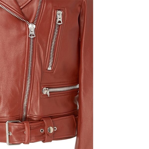 Giacca in pelle alla moda
