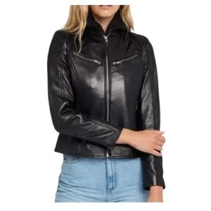 Giacca in pelle nera da donna con cappuccio